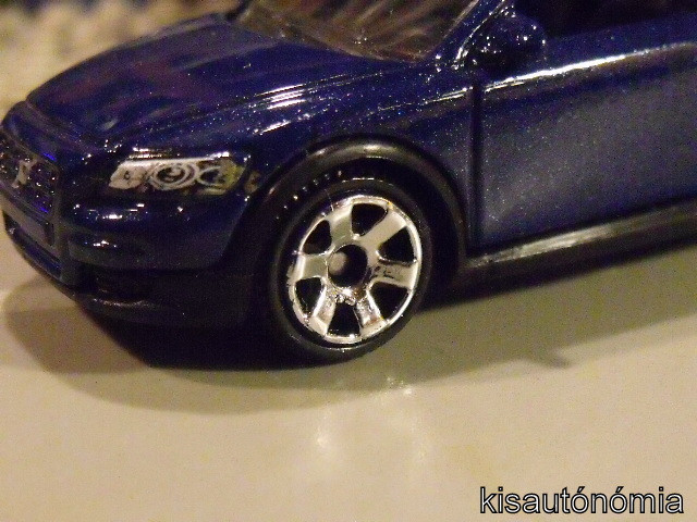 Volvo C30 Matchbox kék (6)