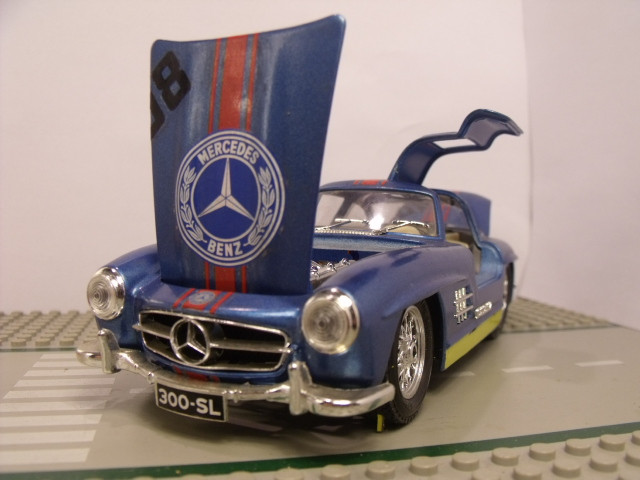 Mercedes-Benz 300 SL Burago 1-24 (8)