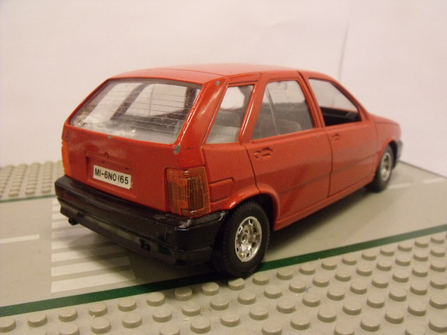 Bburago Fiat Tipo 1-24 (1)