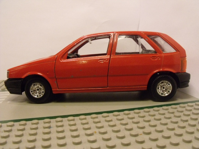 Bburago Fiat Tipo 1-24 (2)