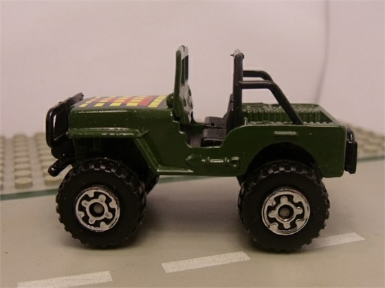 Matchbox 4x4 Jeep RoadBlasters (8)