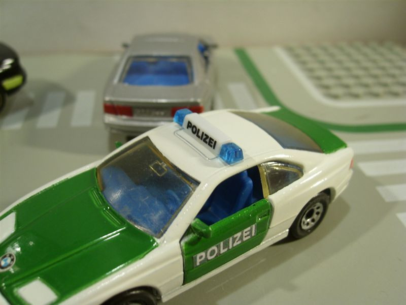 BMW 850i polizei MB (5)