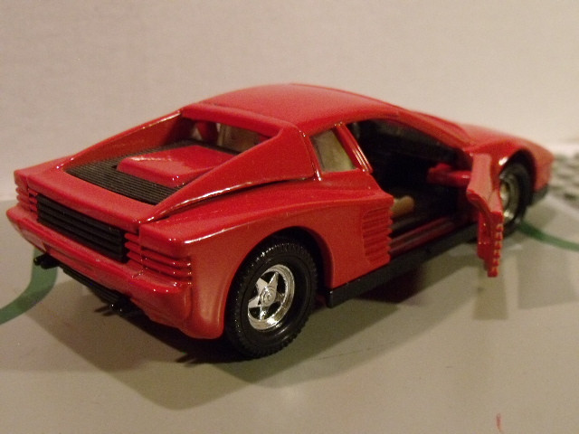 Ferrari Testarossa Matchbox Superkings (3)