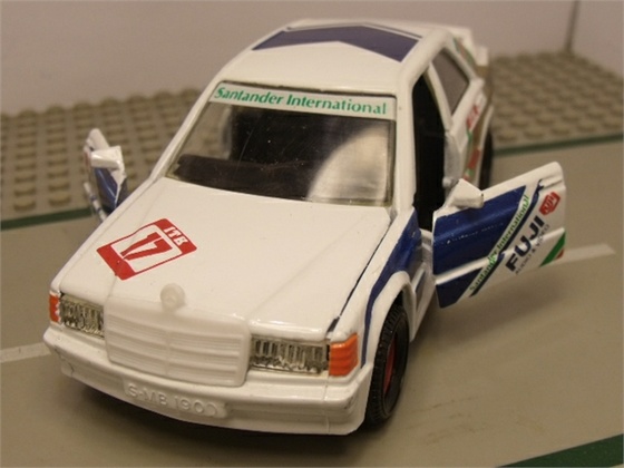 Mercedes 190E 2-6 - 16V Matchbox Superking (8)