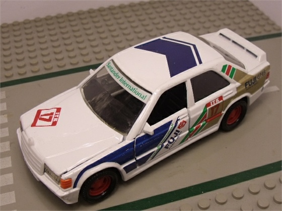 Mercedes 190E 2-6 - 16V Matchbox Superking (5)