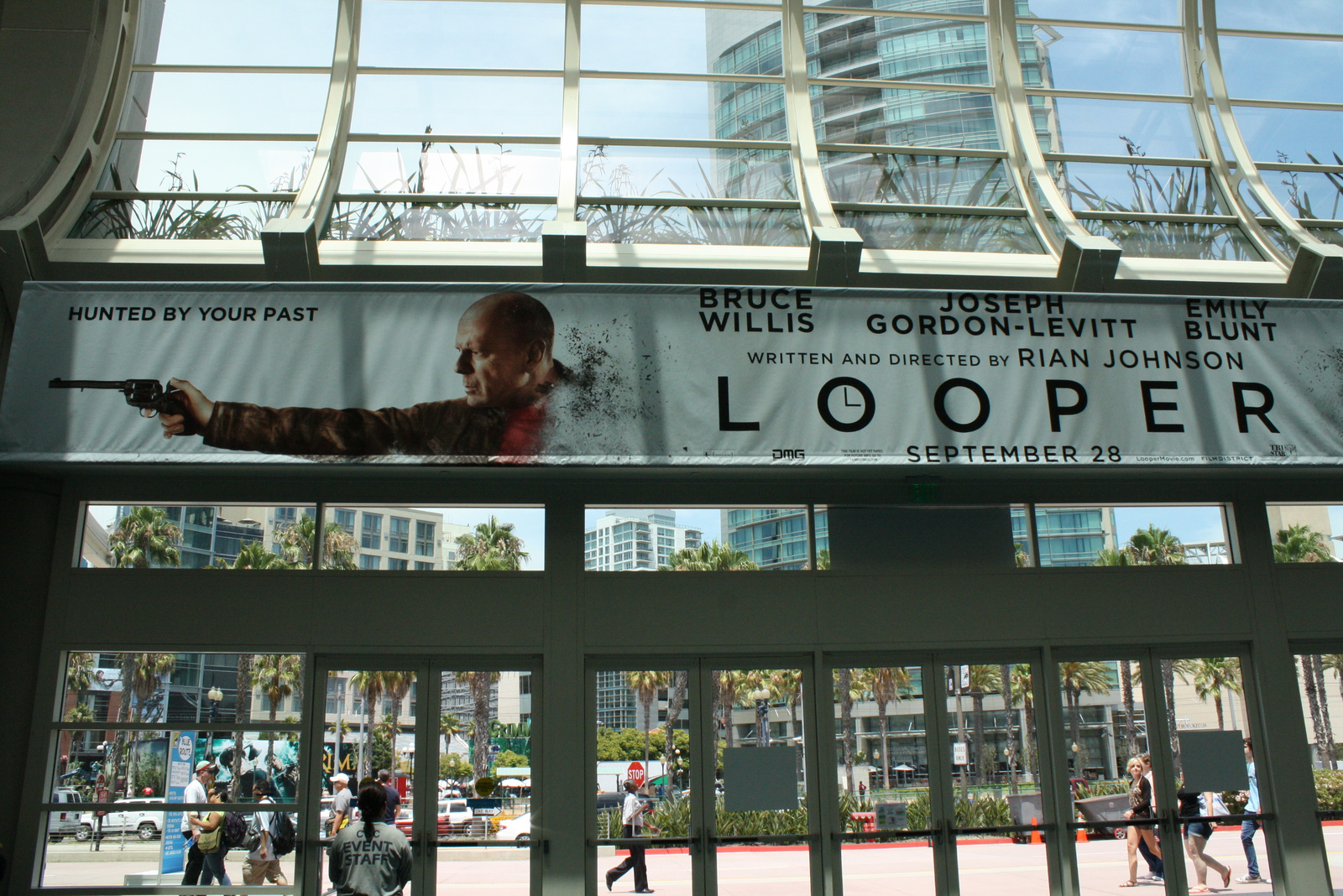 looper-poster2