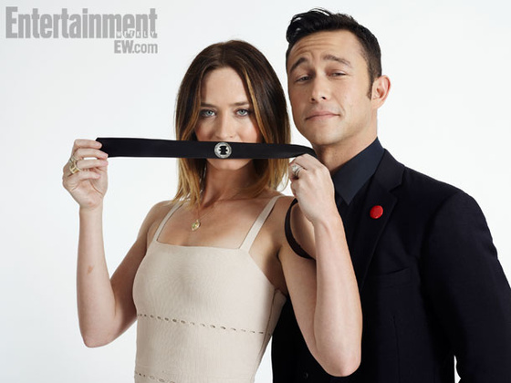 EMILY BLUNT, JOSEPH GORDON-LEVITT, Looper