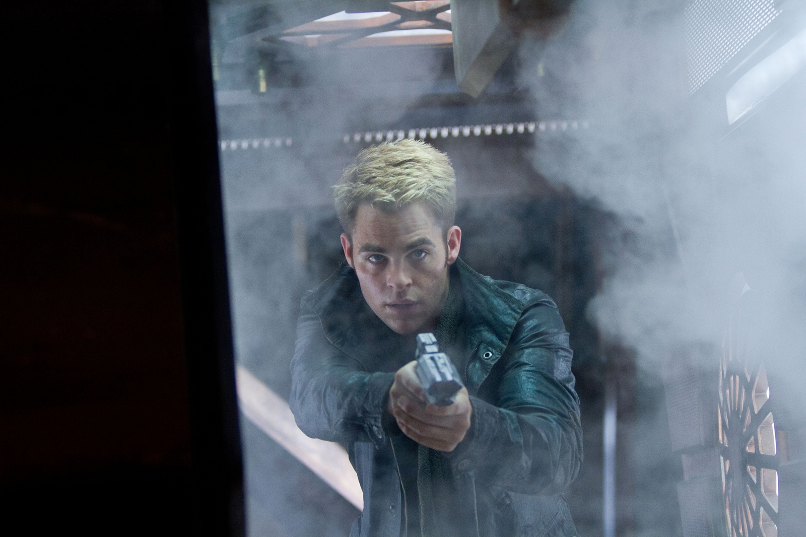 star-trek-into-darkness-chris-pine1