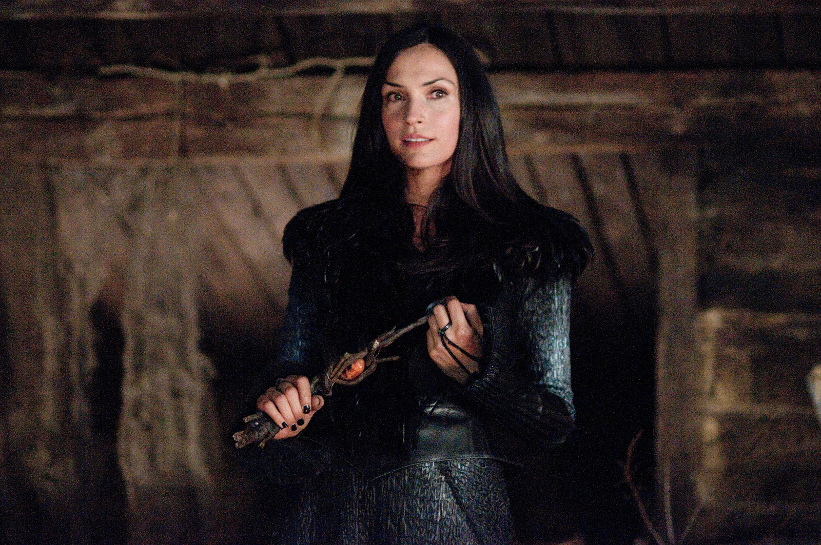 hansel-and-gretel-witch-hunters-famke-janssen