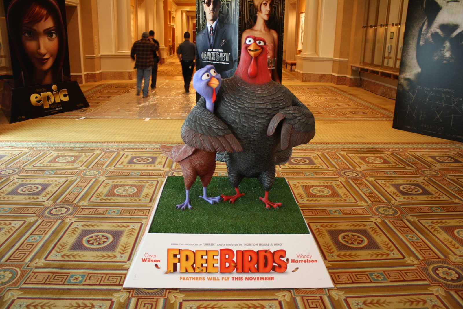 Free-Birds-movie-theater-poster-1