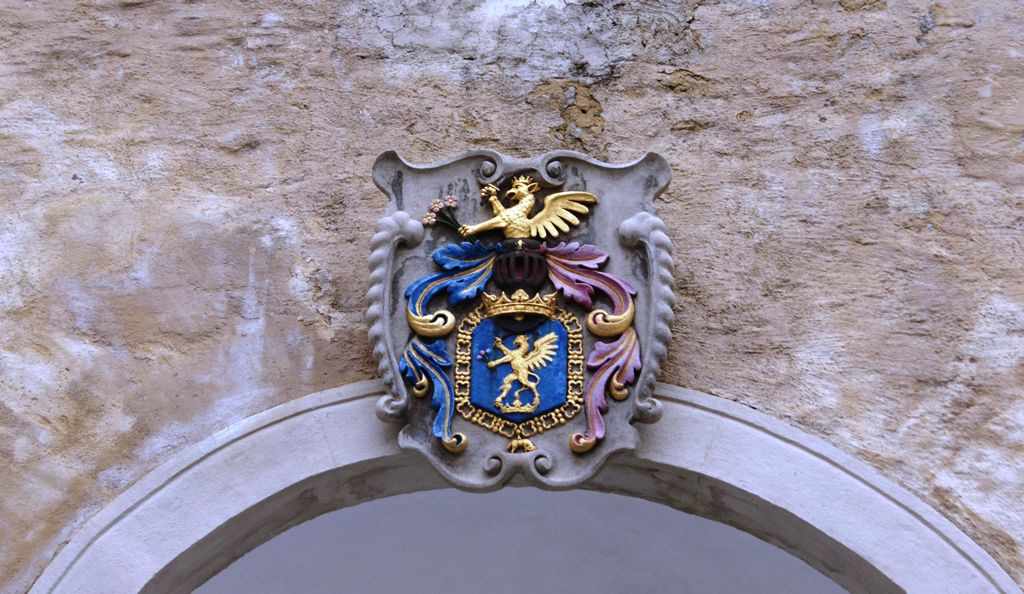 Fraknó vára - Esterházy címer