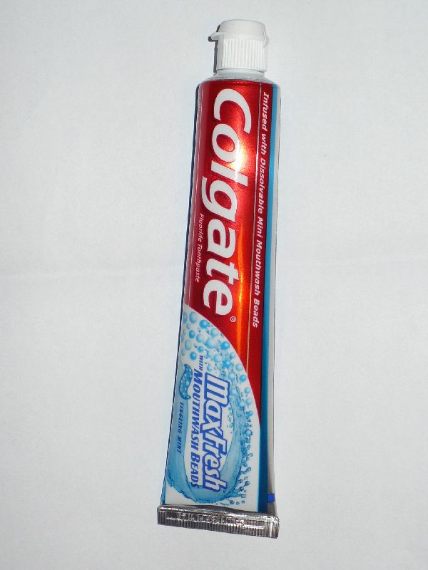 Fogkrém Colgate Maxfresh tingling mint P1090223