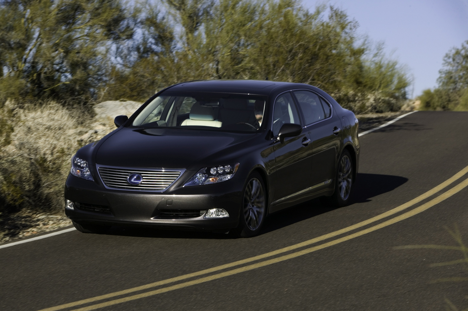 Lexus LS 600hL (2008)