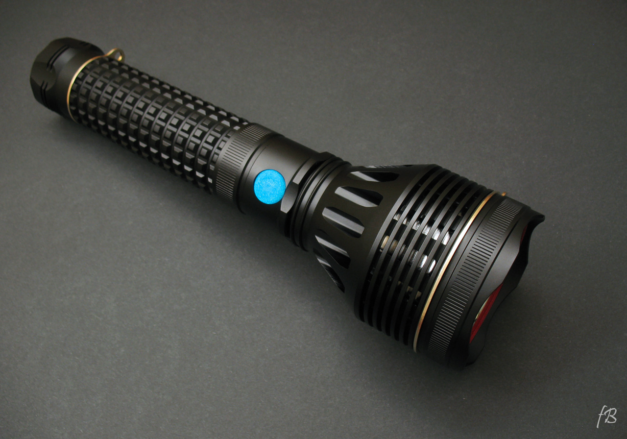 Olight SR95S UT (elemlampa.blog.hu, leitz-hungaria.hu)