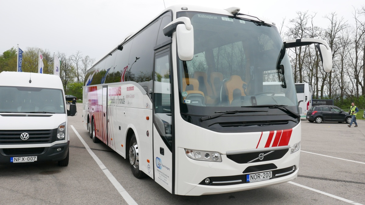 Volvo 9900