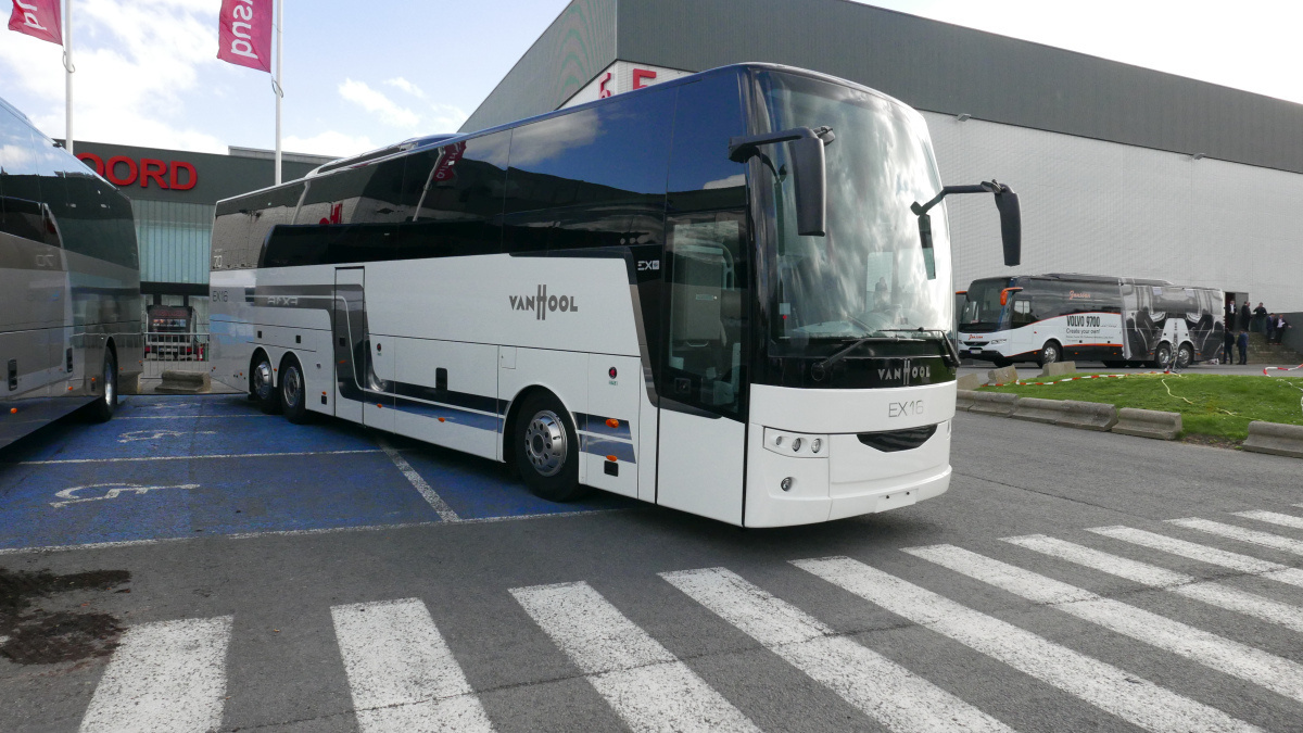 Van Hool EX