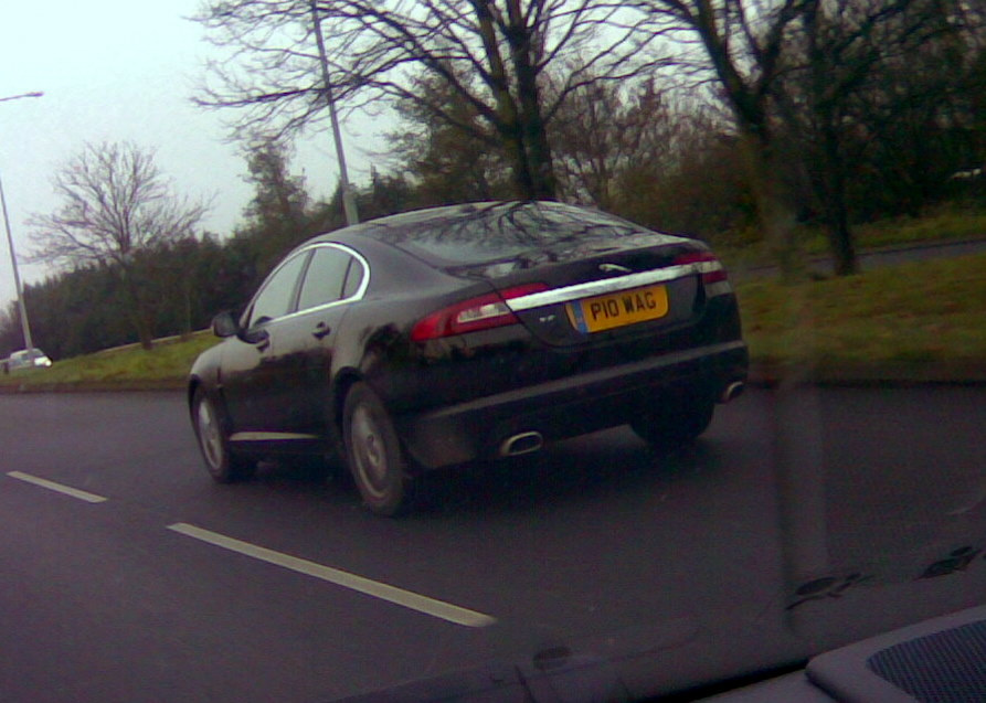 Jaguár XF