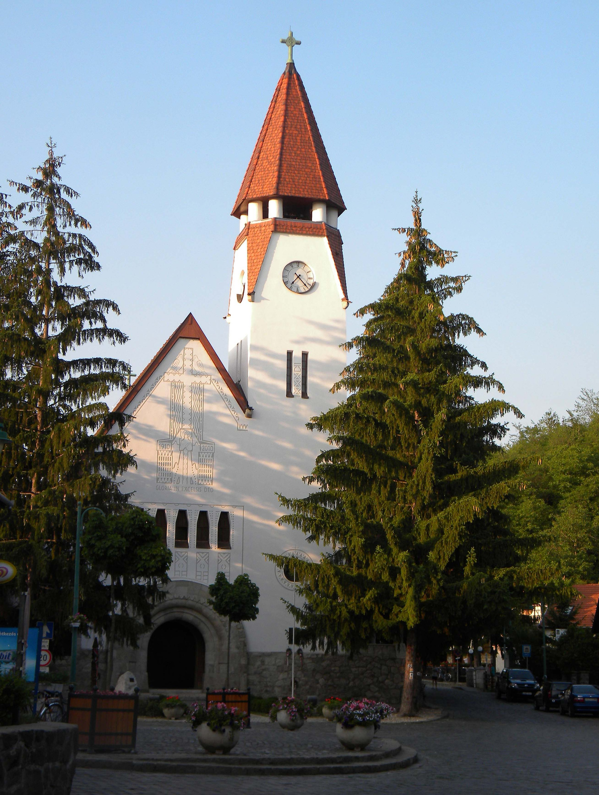 A zebegényi templom naplemente táján