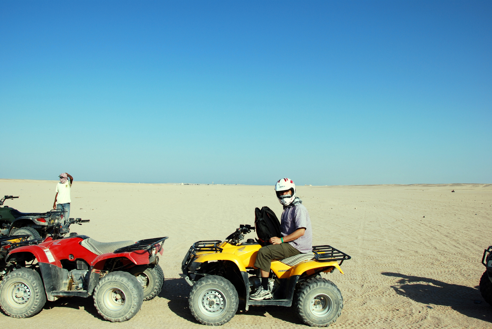 A sivatagban, valahol Hurghada mellett