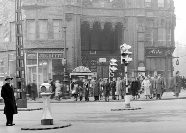 ParisiUdvar-1960asEvek-IBUSZ-Fortepan.hu-3725