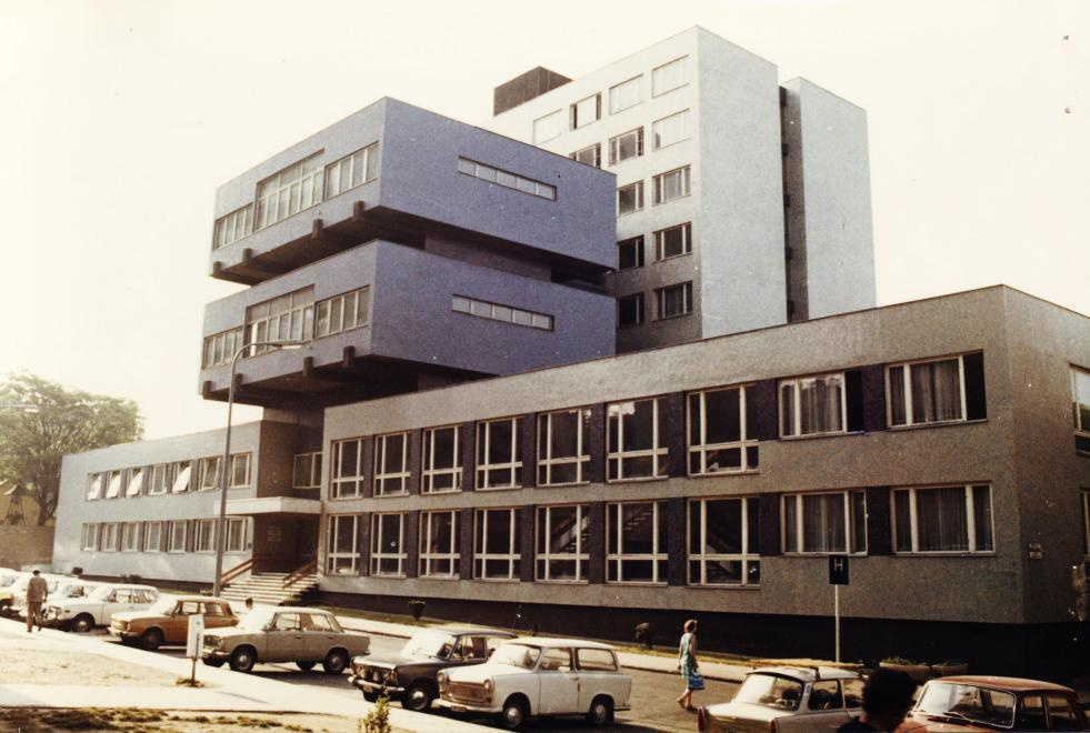 SOTE-Klinikak-1985Korul-TomoUtca25-29-fortepan.hu-74585