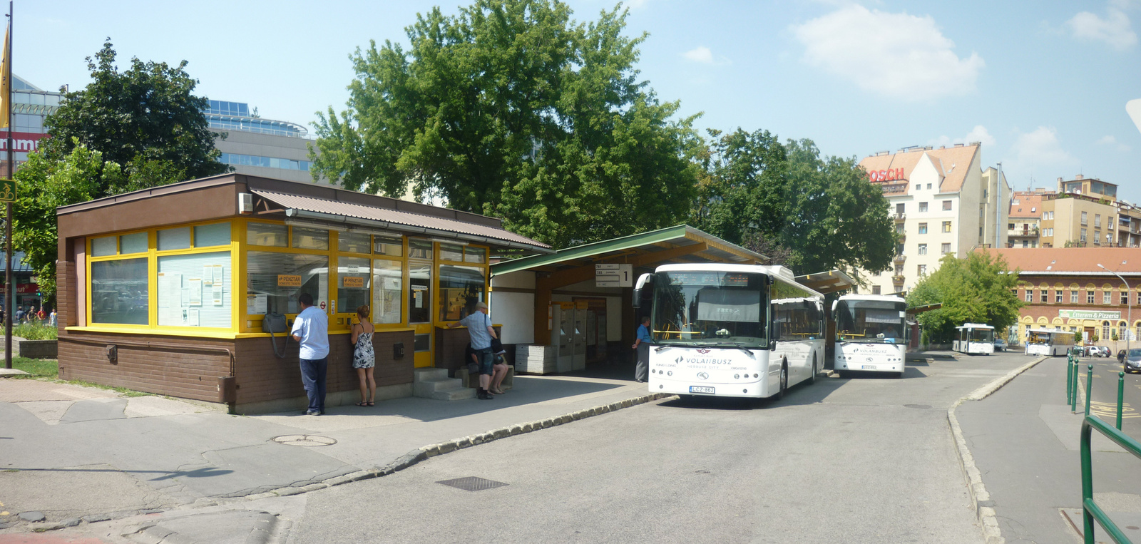 SzenaTeriBuszpalyaudvar-20120702-01P