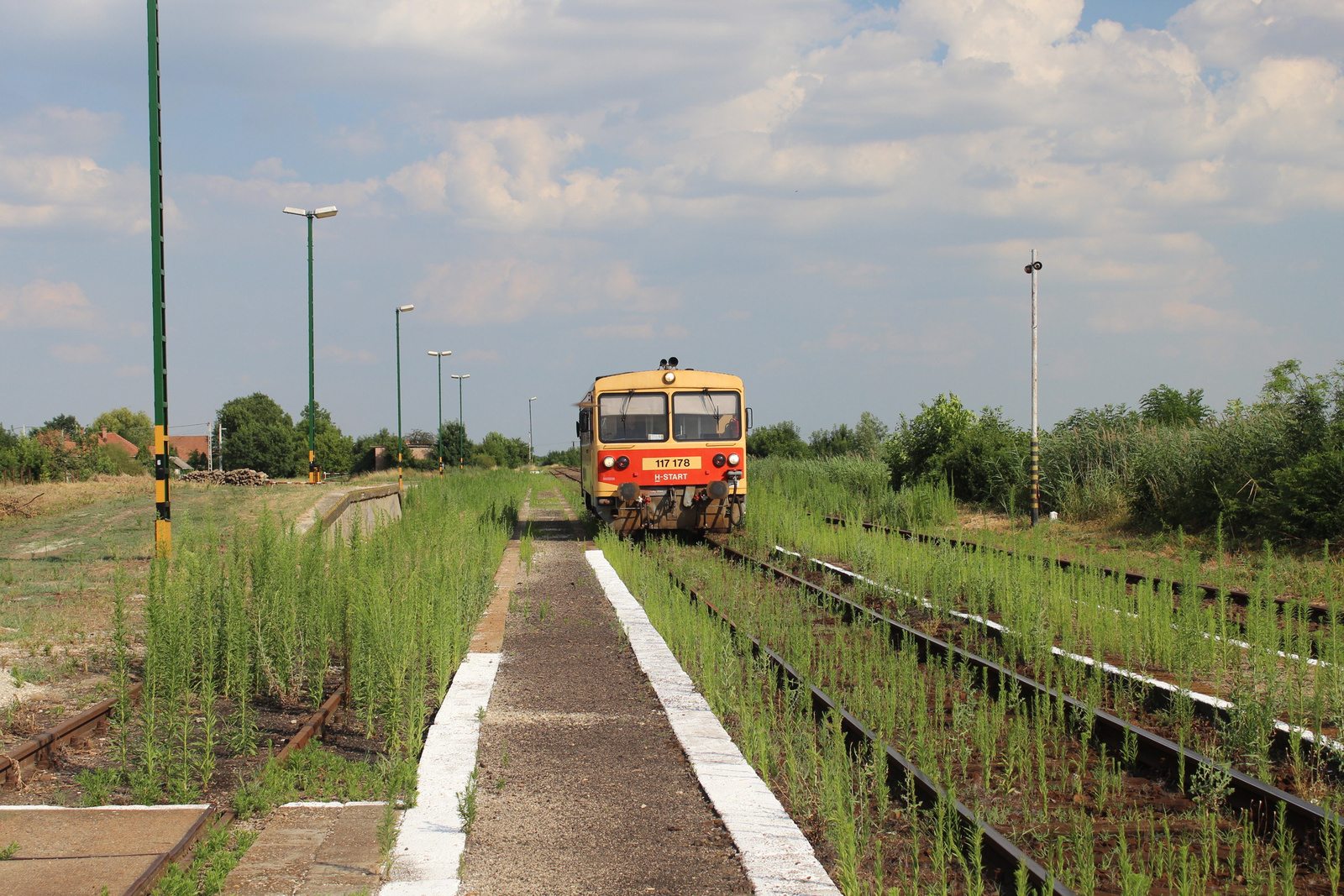 20160701-01-JaszarokszallasVasutallomas