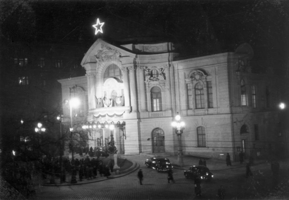 Vigszinhaz-1951Korul-fortepan.hu-115373