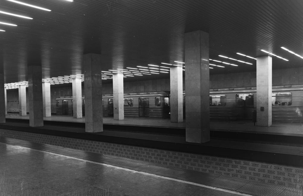 Metro2-Nepstadion-1973-fortepan.hu-121109