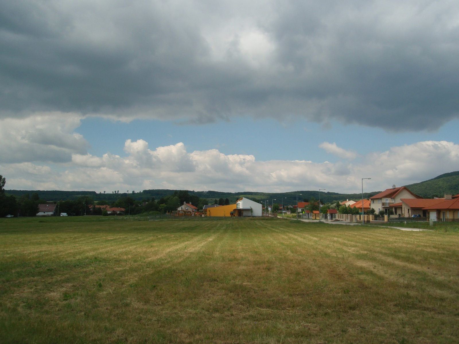 Nagykovácsi, Nagyszénás-kert, Új Faluközpont, 2012