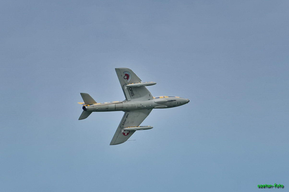 10584 Hawker Hunter T68