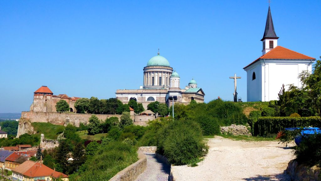 Esztergom: Szent Tamás kápolna a Bazilikával és a várral