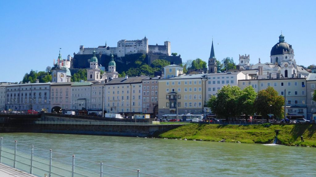 Salsburg - látkép a Salzach-al