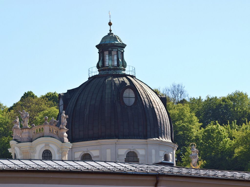 Salzburg, panoráma - Kollegien Kirche