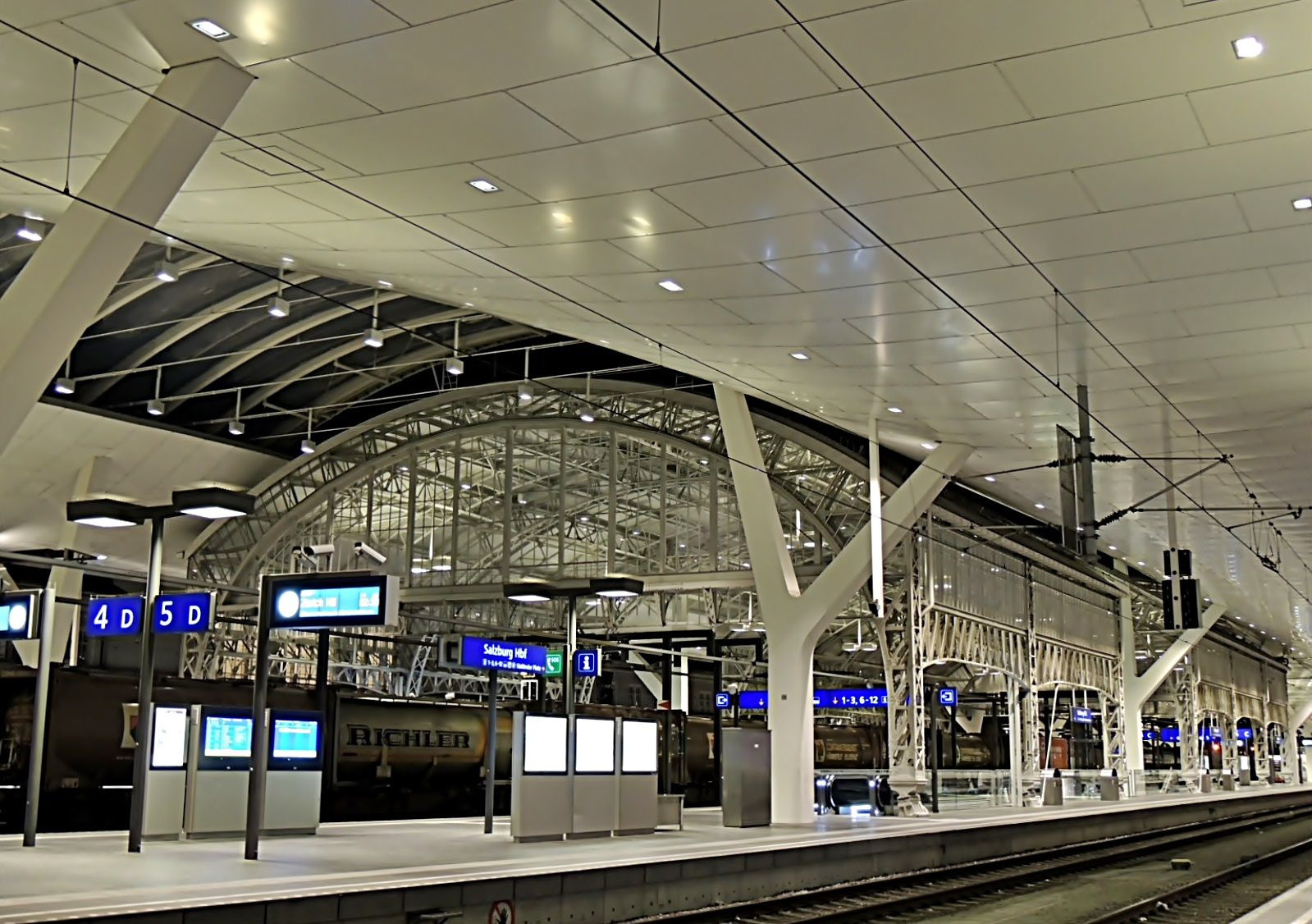 Salzburg éjjel - Hauptbahnhof