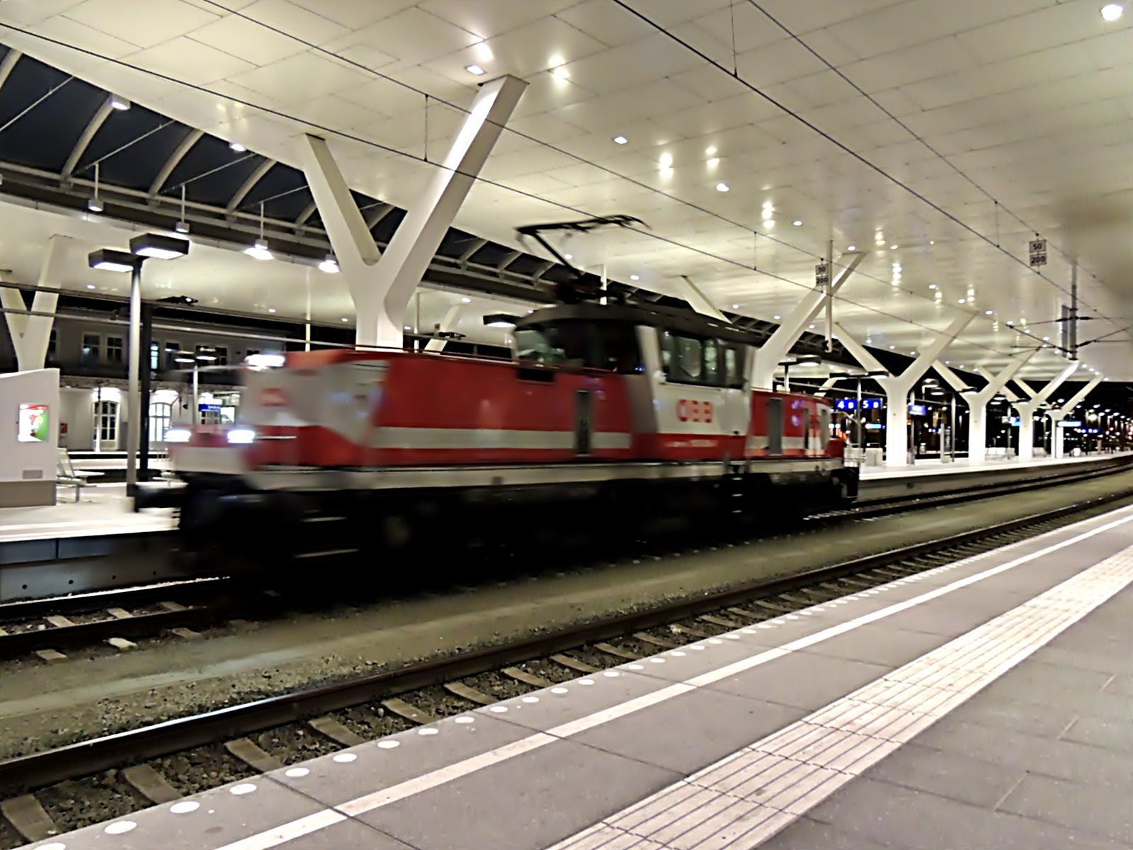 Salzburg éjjel - Hauptbahnhof