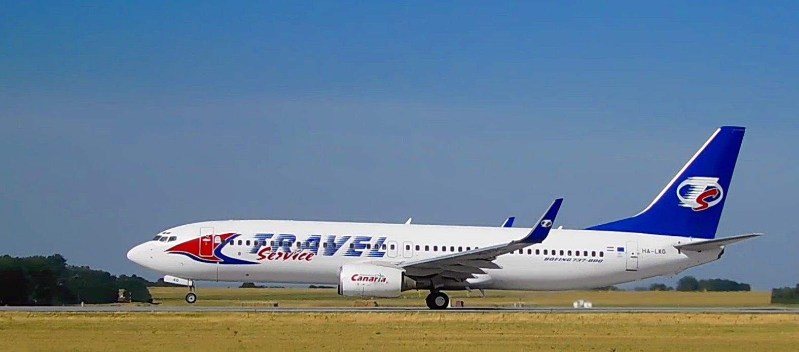 Boeing 737-800, Travel Service Hungary