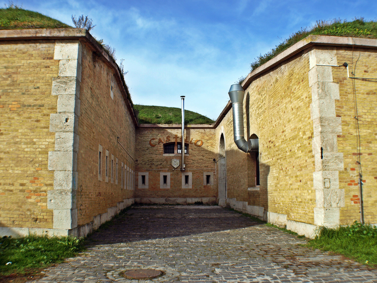 VI. bástya, Castello 1.