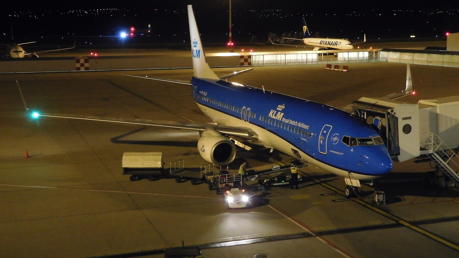 KLM, Boeing 737-8K2
