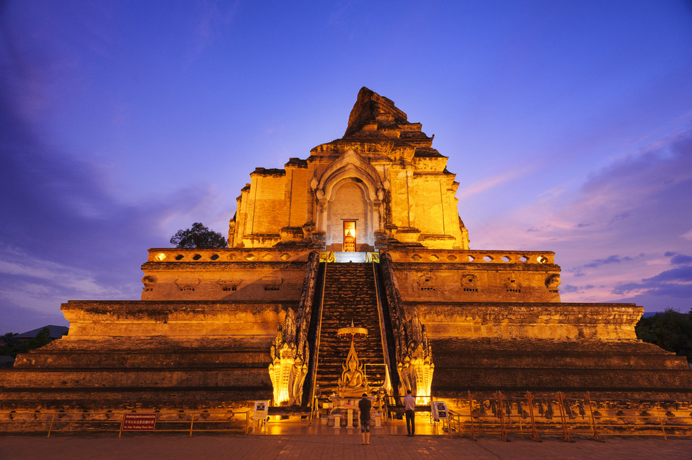 Wat-Chedi-Luang-Photo-At-Night