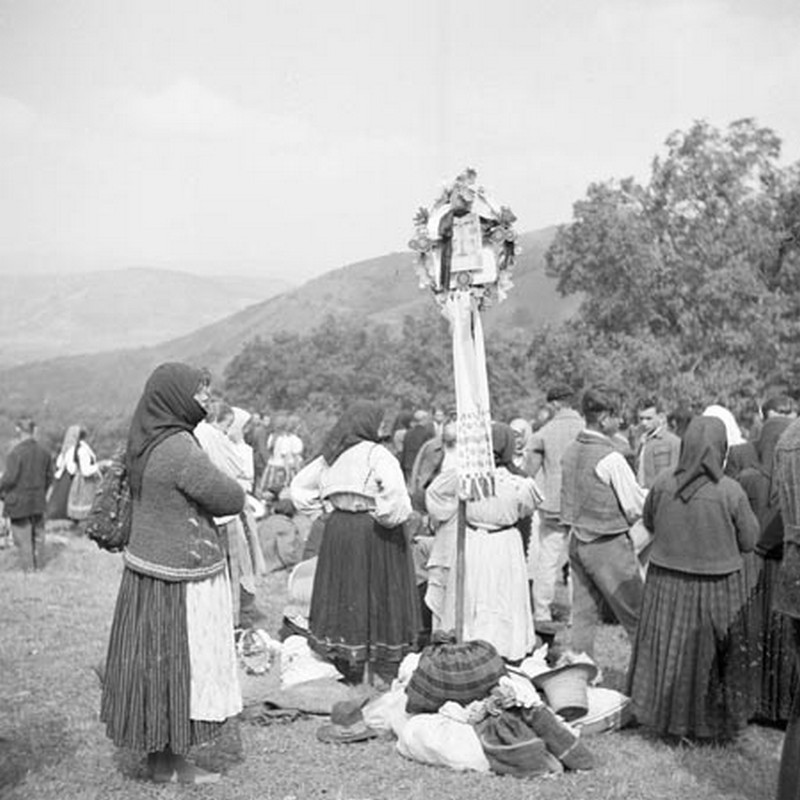 Búcsújárók. Füzesmikola, 1940.