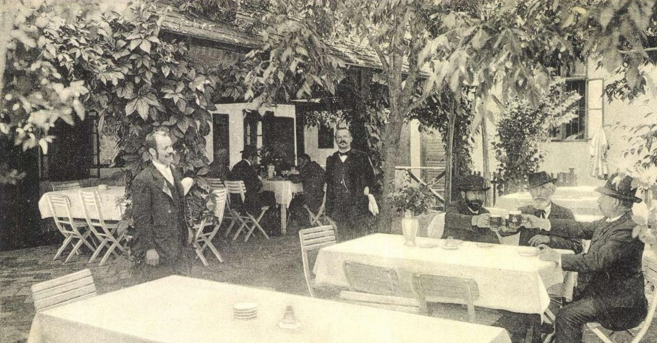 Kiskunhalas. Nemzeti Szálloda kerthelyisége. 1905.