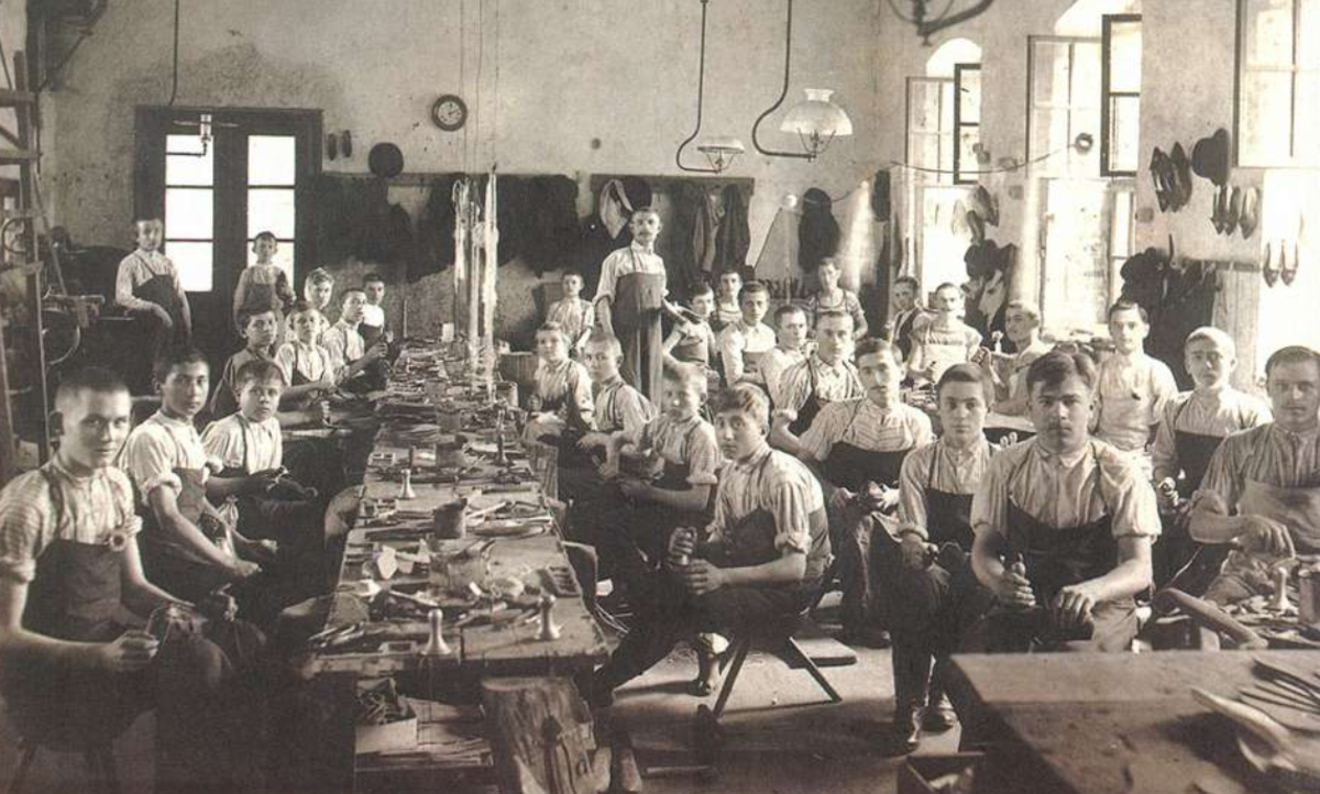 Első Alföldi Papucsgyár. Tótkomlós, 1908. 1200x722.png