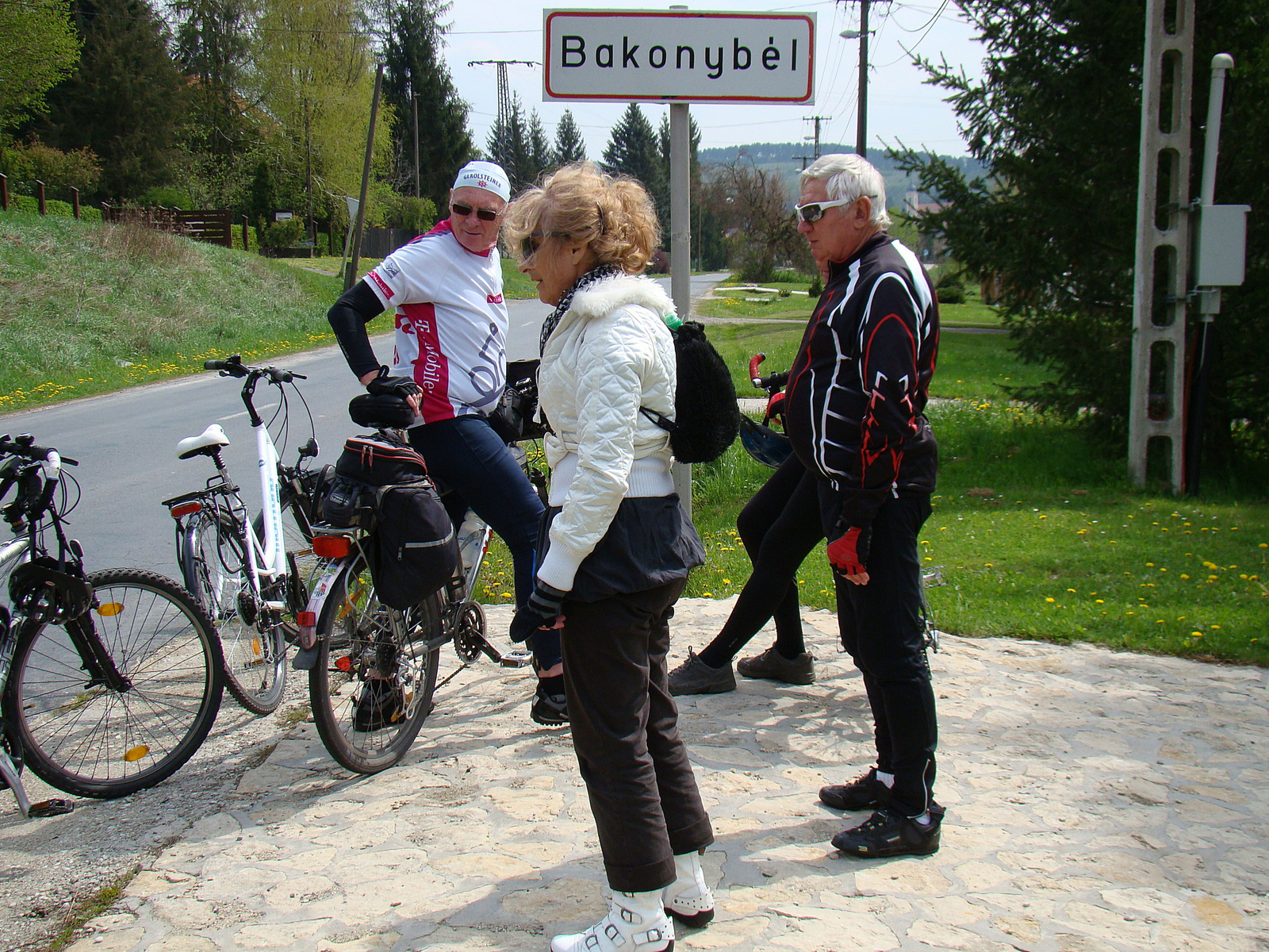 2014 április 12 bringatúra a Bakonyban (49)