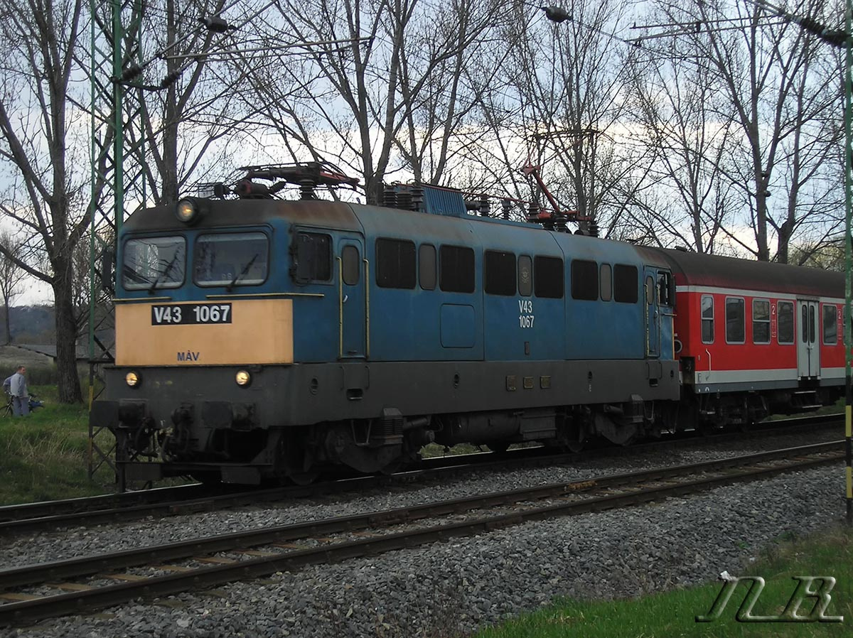 V43 1067