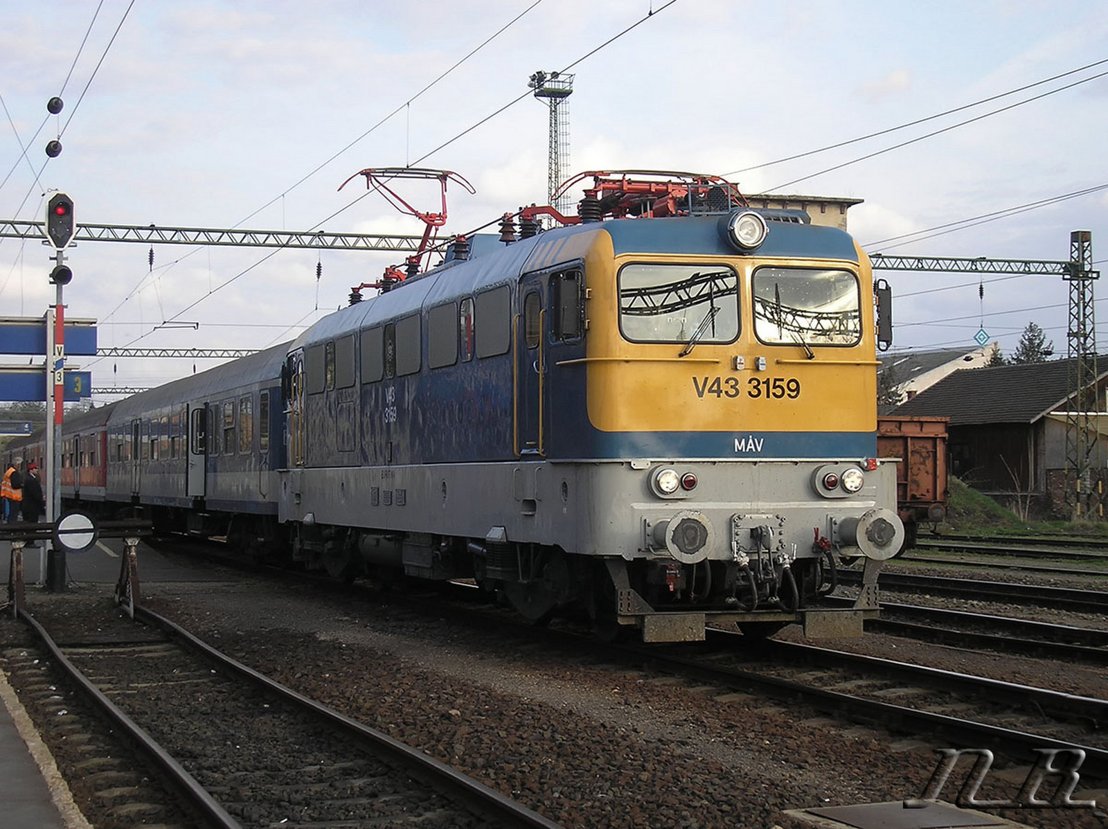 V43 3159