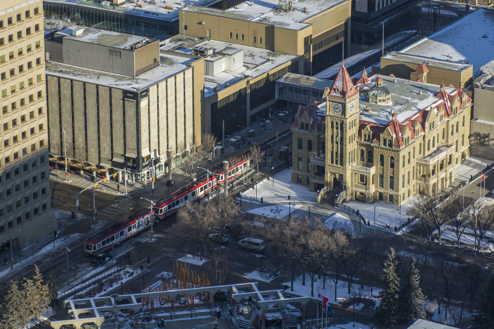 CTrain with the old cityhall