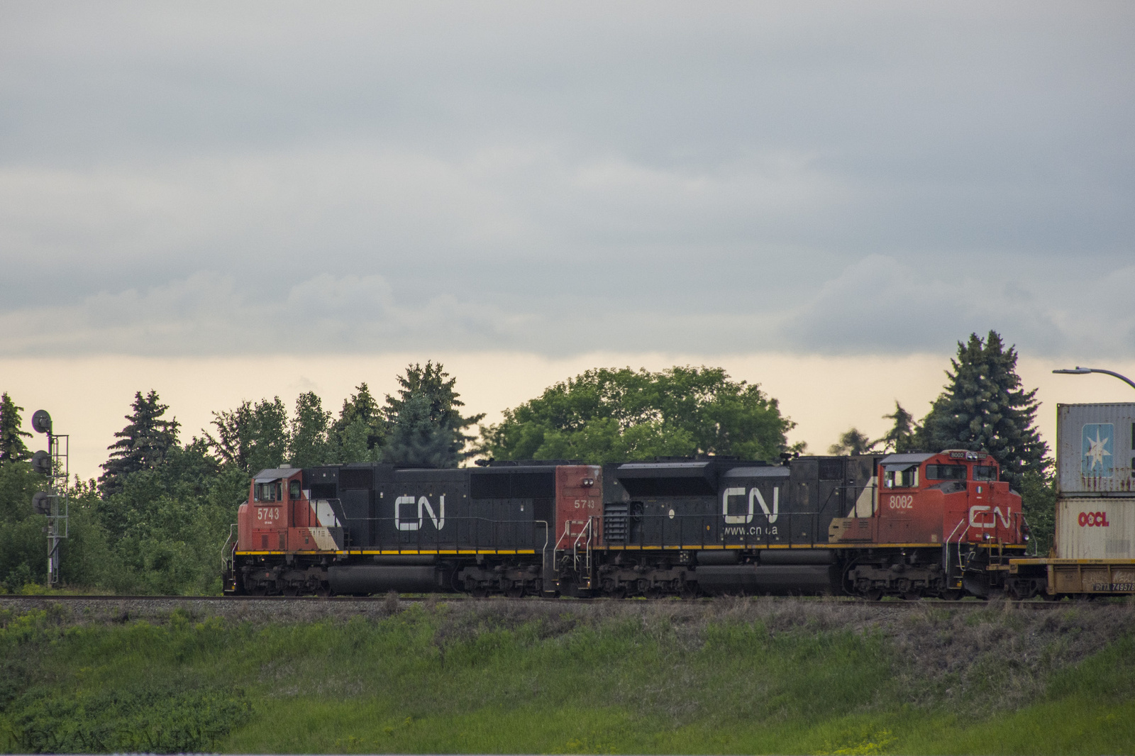 CN 5743+ CN 8002