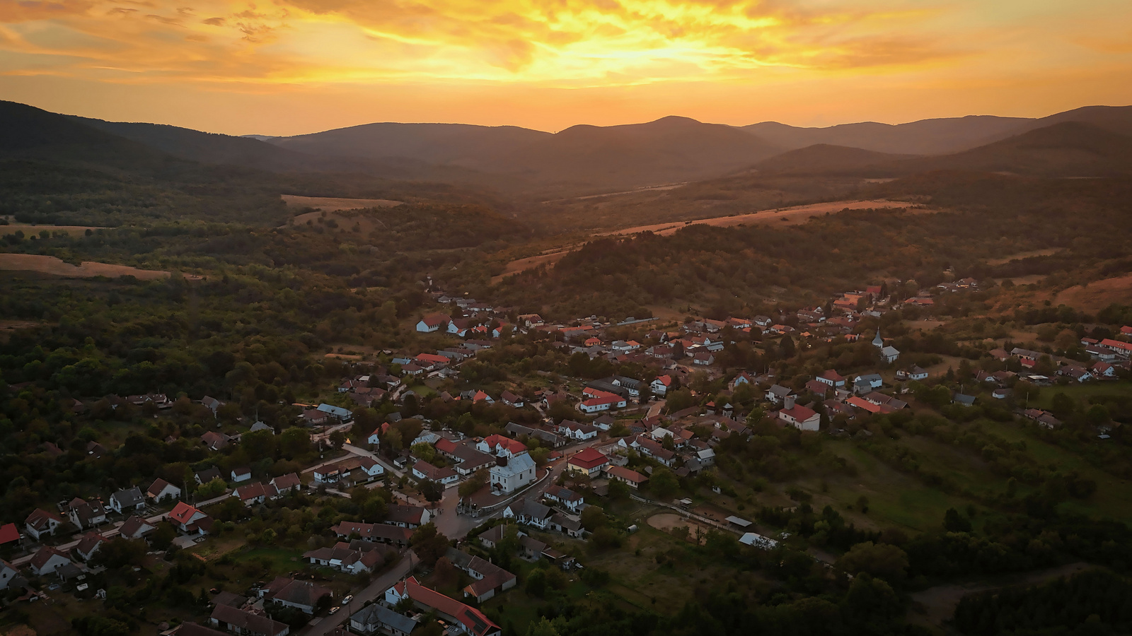 Erdőhorváti a Zempléni hegyek között, Tokaj Borvidék