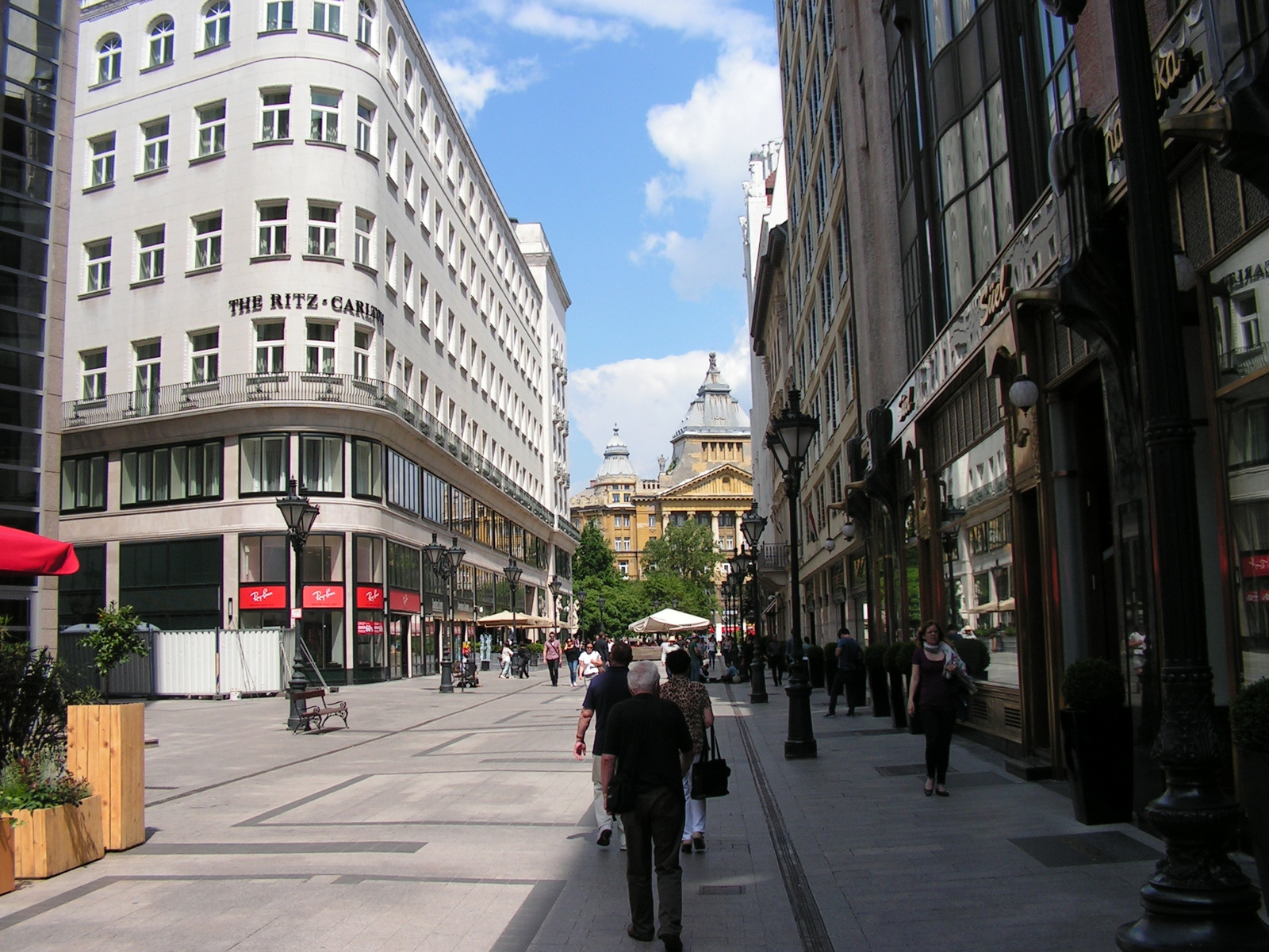 Deák Ferenc utca 1.